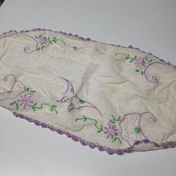Embroidered Vintage Linen Butterfly Purple Green Stitch Granny Cottage Lace - Picture 3 of 5